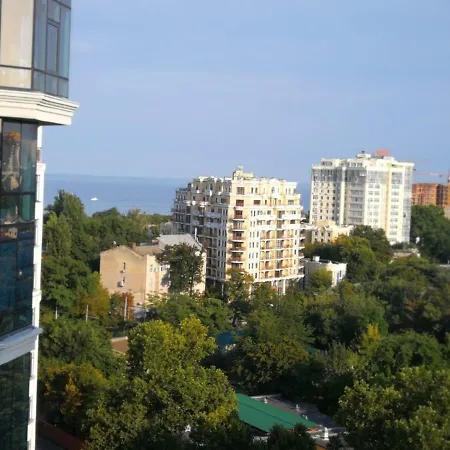 уютная и современная в центре одессы Apartment